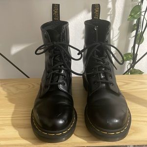 DR. MARTENS 1460 WOMEN'S SMOOTH LEATHER LACE UP BOOTS SZ 7